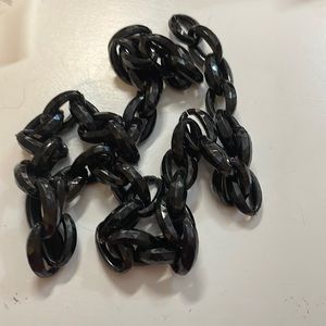 Faceted black plastic linked chain